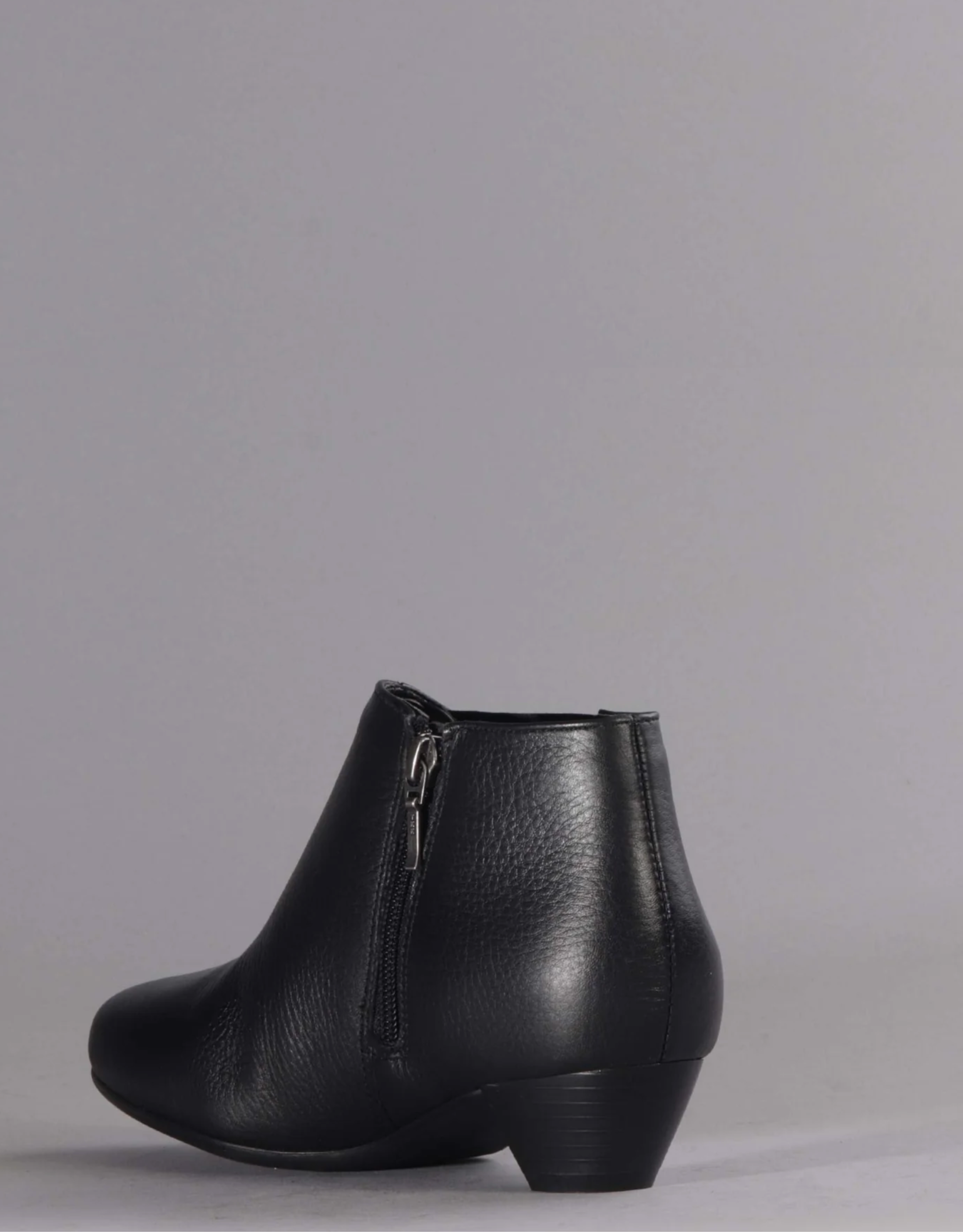 FROGGIE BLACK ANKLE BOOT | Rosella - Style inspired by elegance