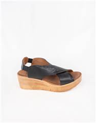 BUENO BLACK CROSS OVER WEDGE SANDAL 