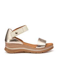 PAULA URBAN PLATINO OFF WHITE TEXTURED LOW WEDGE 