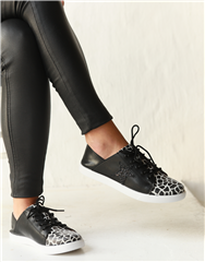 JULZ NICKI BLACK GREY GIRAFFE SNEAKER